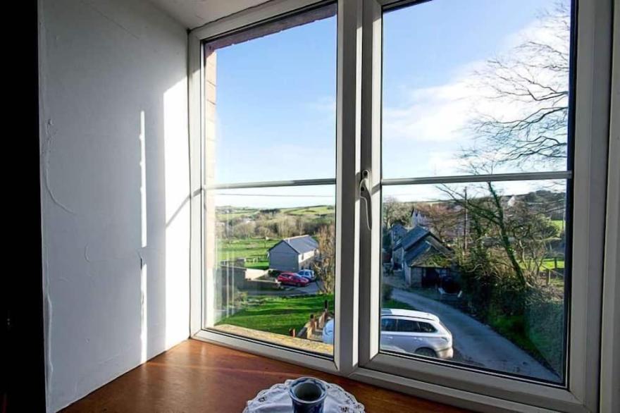 Cosy countryside cottage  10 mins drive from beach and amenities.