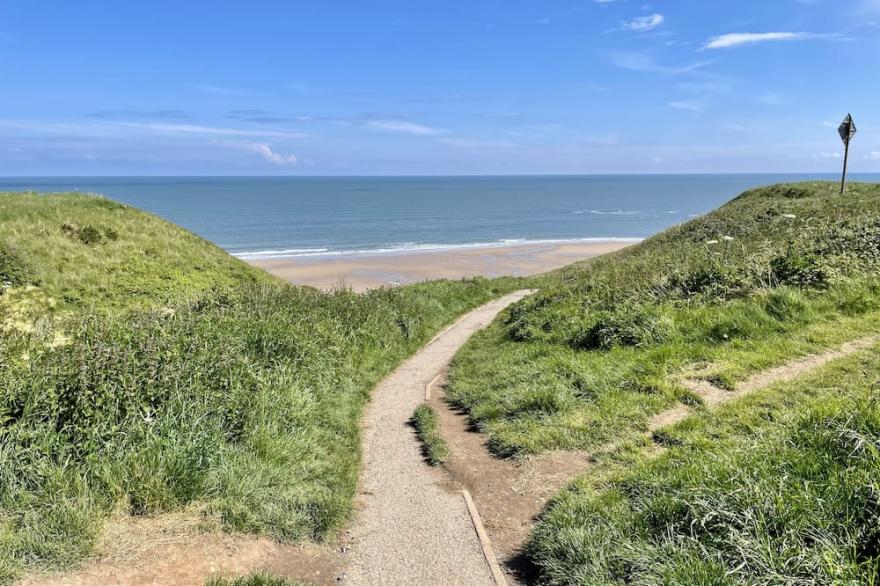 Surfers Retreat with Incredible Sea Views and 2 minute walk to the beach