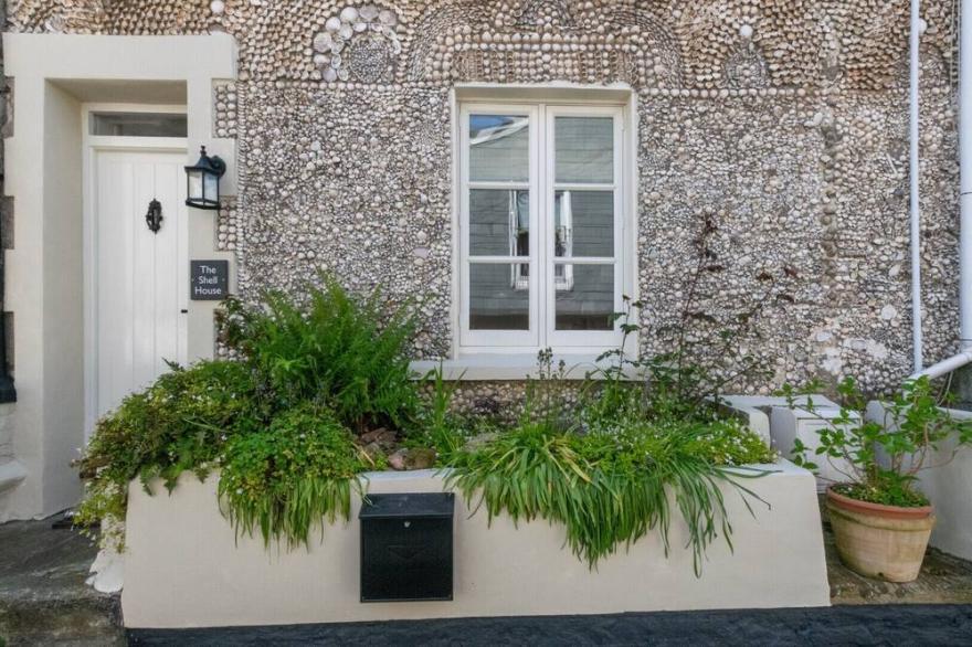 The Shell House - Two Bedroom House, Sleeps 4