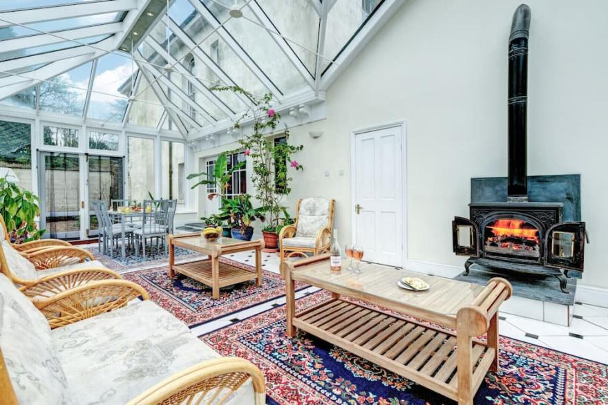 Buckland House - Seven Bedroom House, Sleeps 14