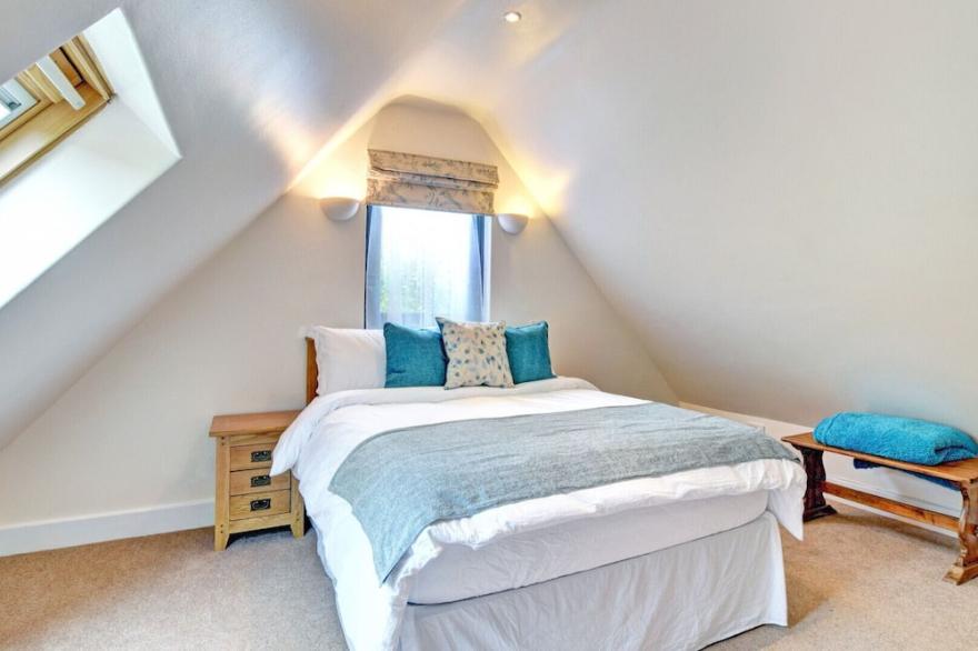 Southills Cottage - One Bedroom House, Sleeps 2