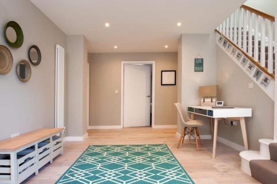 Ness Dene House - Four Bedroom House, Sleeps 8