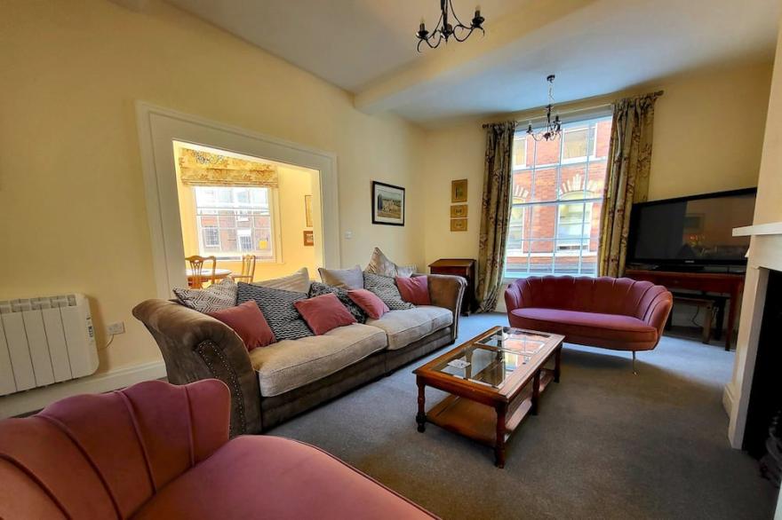 50a Low Petergate - Four Bedroom House, Sleeps 8