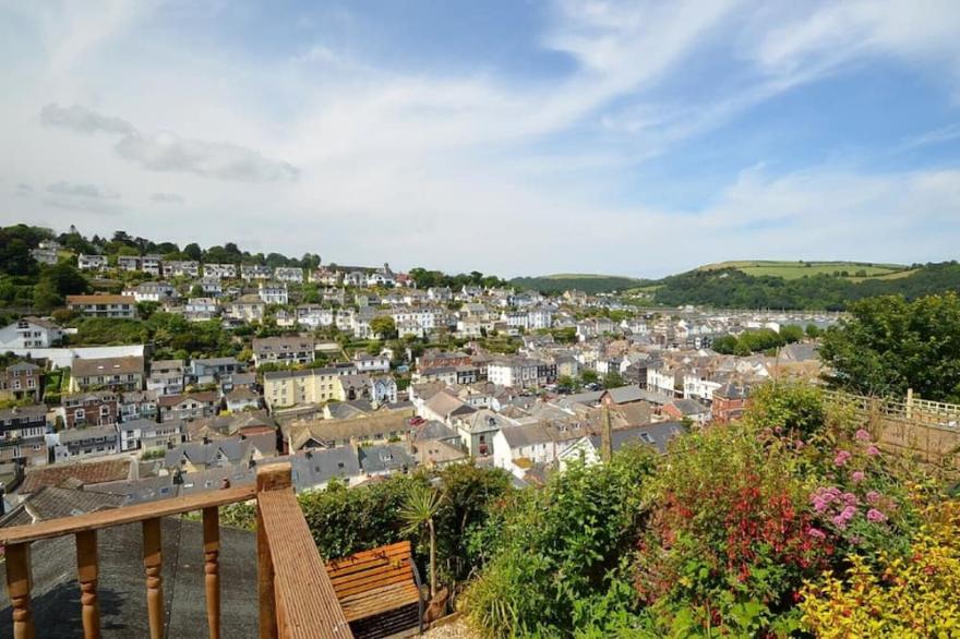 Cairn Cottage - Three Bedroom House, Sleeps 6