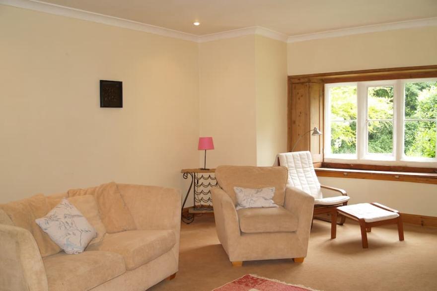 Spacious Period Home With Private Walled Courtyard