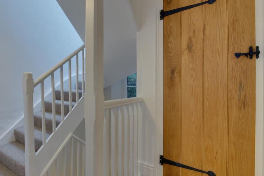 Drum House - Three Bedroom House, Sleeps 6