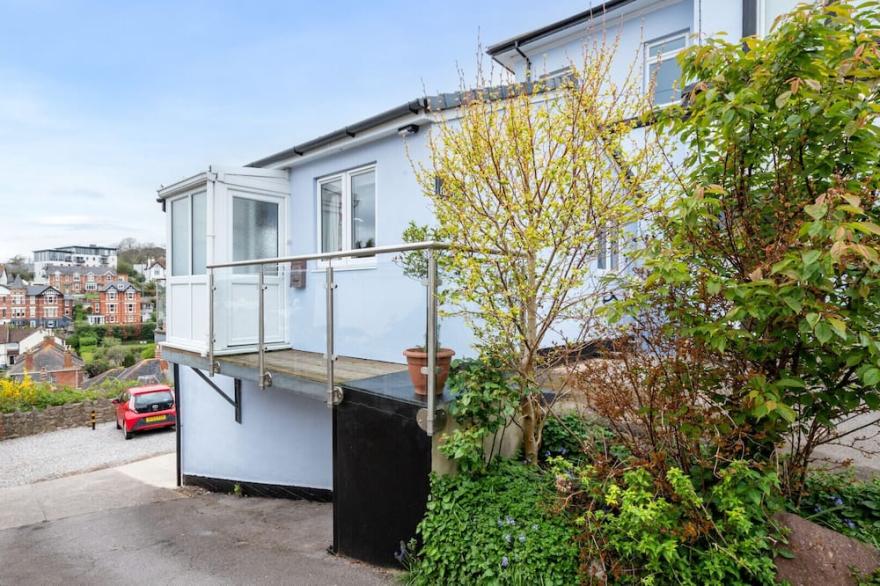 Hyview - Two Bedroom House, Sleeps 4