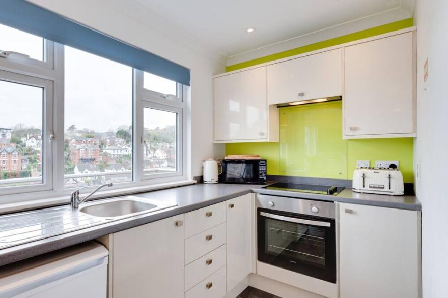 Hyview - Two Bedroom House, Sleeps 4