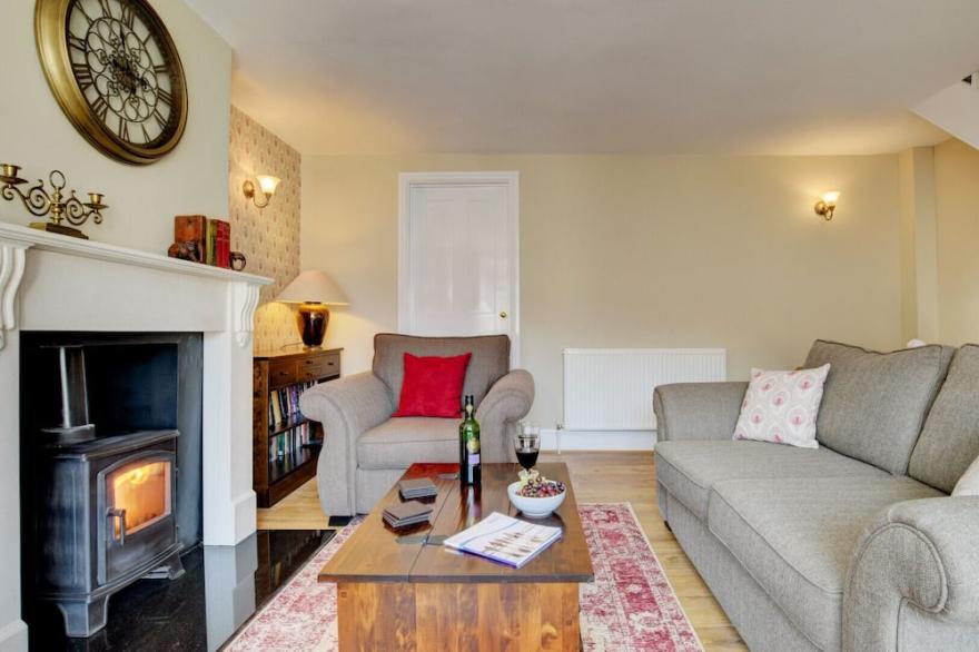 1 Northford Road - Three Bedroom House, Sleeps 5