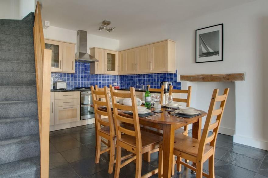 Hope Cottage - Three Bedroom House, Sleeps 6