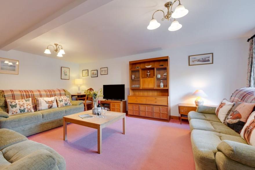 Cherry Cottage - Four Bedroom House, Sleeps 8
