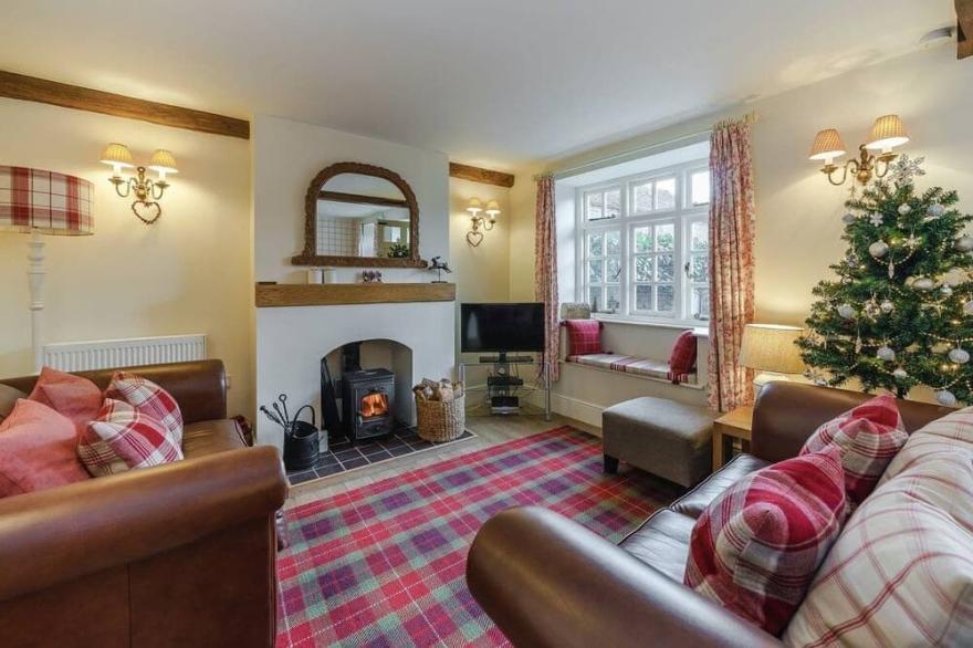 'JASMINE COTTAGE' - Bourton on the Water - Short Stroll Away from the village