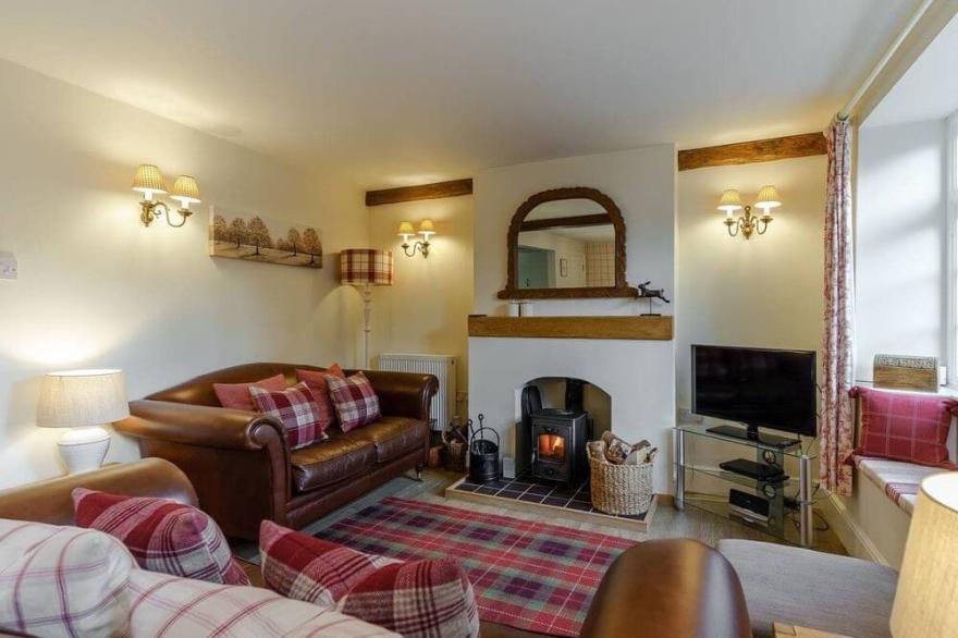 'JASMINE COTTAGE' - Bourton on the Water - Short Stroll Away from the village