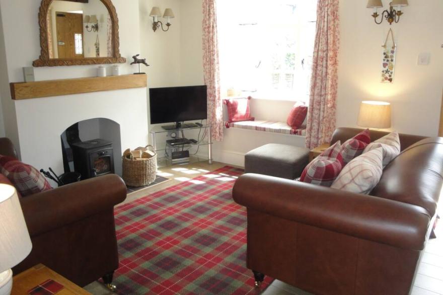 'JASMINE COTTAGE' - Bourton on the Water - Short Stroll Away from the village