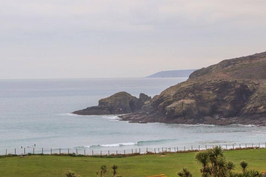 PRAA WAVES, family friendly, luxury holiday cottage in Praa Sands