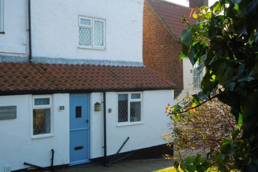 Cottage With Stunning Views Across Whitby Harbour And The North York Moors.