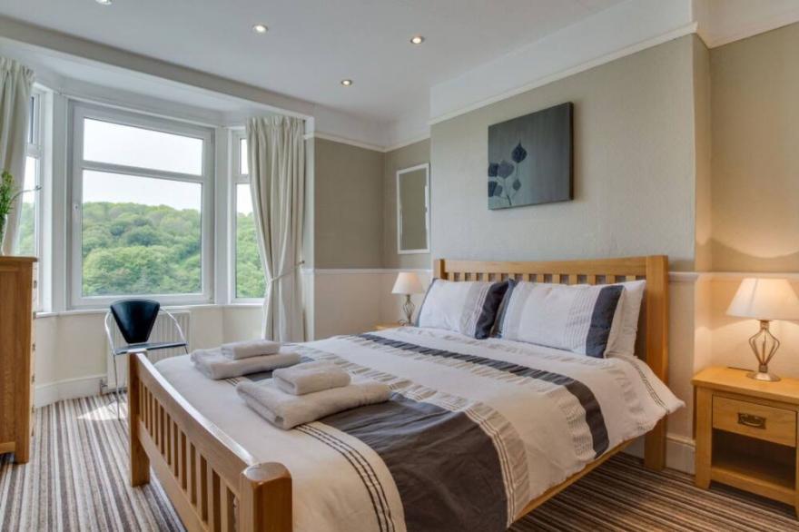 Stunning private villa for 6 guests with WIFI, TV, patio, panoramic view and parking