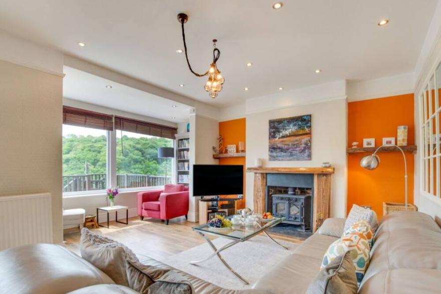 Stunning private villa for 6 guests with WIFI, TV, patio, panoramic view and parking