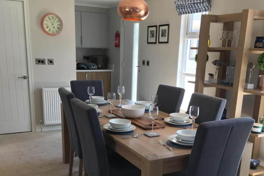 Luxury 3 Bedroom Lodge - Pet Friendly