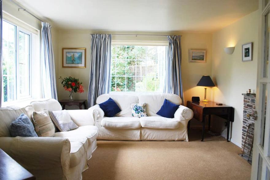House in quiet village, close to Helford River, 4 Bedrooms 3 Bathrooms Sleeps 8