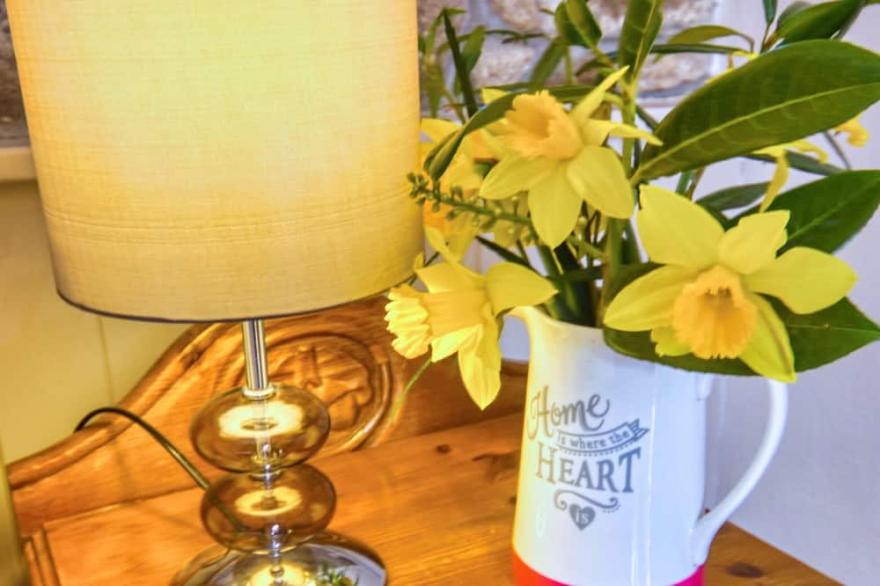 Pretty Cottage with Lovely Views - Dog Friendly