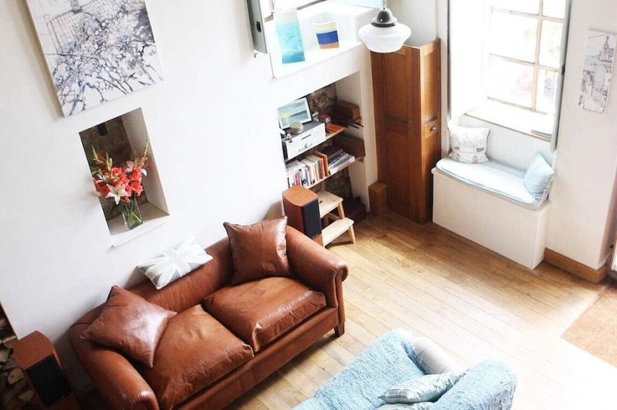 Spacious Chapel Conversion With Sea Views In A Traffic Free Environment