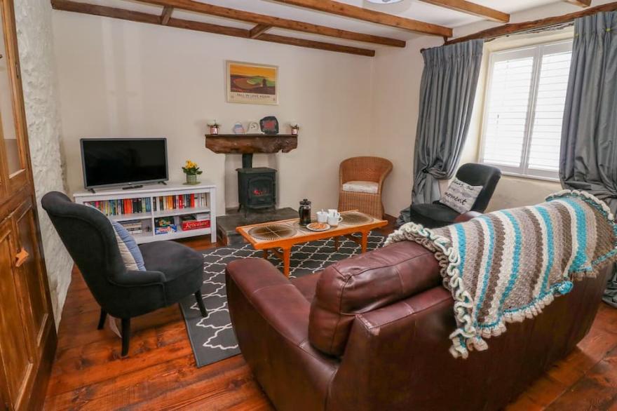 LLETY, pet friendly, character holiday cottage in Fishguard