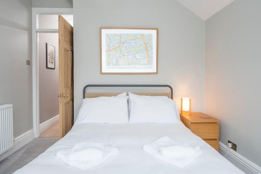 Pass the Keys | Cosy 4 bed house in the heart of Roath, Sleeps 7!