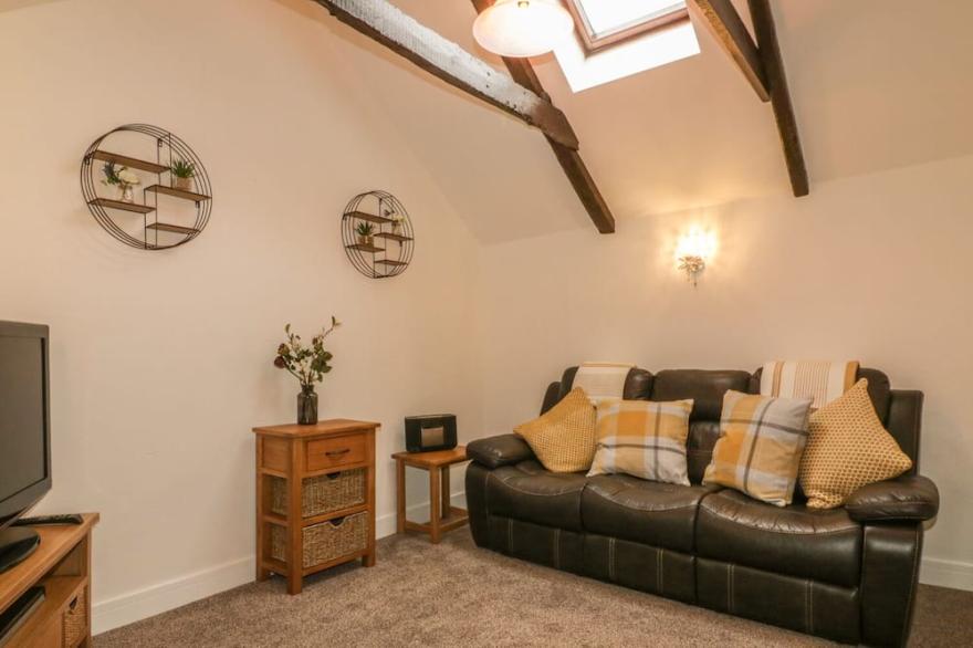 LITTLE PRICKLE, character holiday cottage in Quintrell Downs