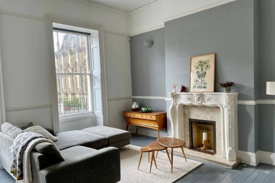 Grand & Graceful One Bed Flat in Clifton Village