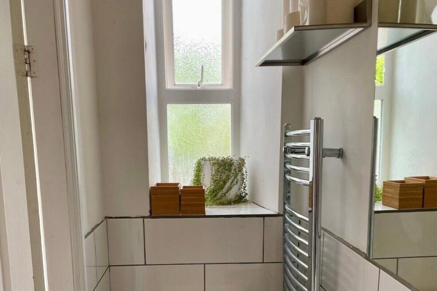 Grand & Graceful One Bed Flat in Clifton Village