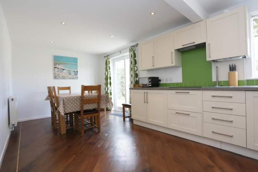 BOURNECOAST: Delightful property situated near charming area of Mudeford -HB5666