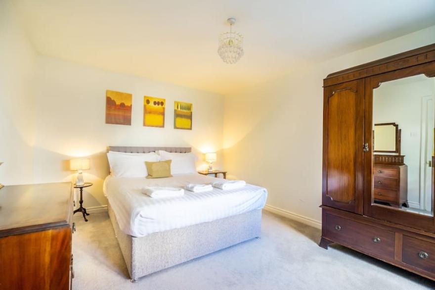 The Cottage by The Walls - sleeps 2 guests  in 1 bedroom