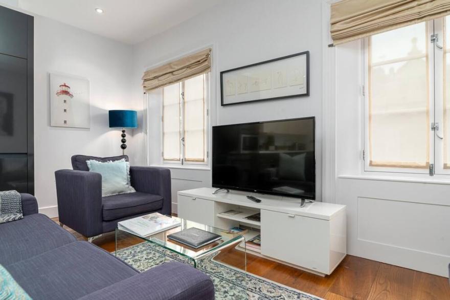 A Stunning Three Bedroom Home in Mayfair