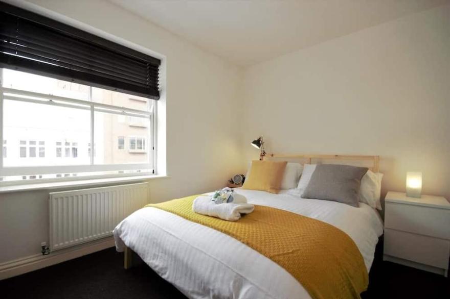 HU1 City Centre Hub (sleeps 6)