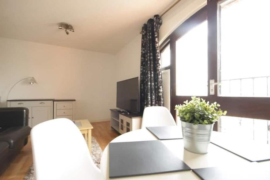 Marina Humber View Apartment