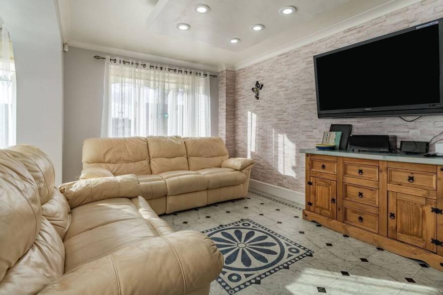6 bedroom accommodation in Longhoughton, near Alnwick