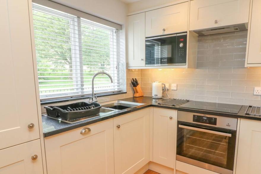 BECK VIEW, family friendly, luxury holiday cottage in Kendal