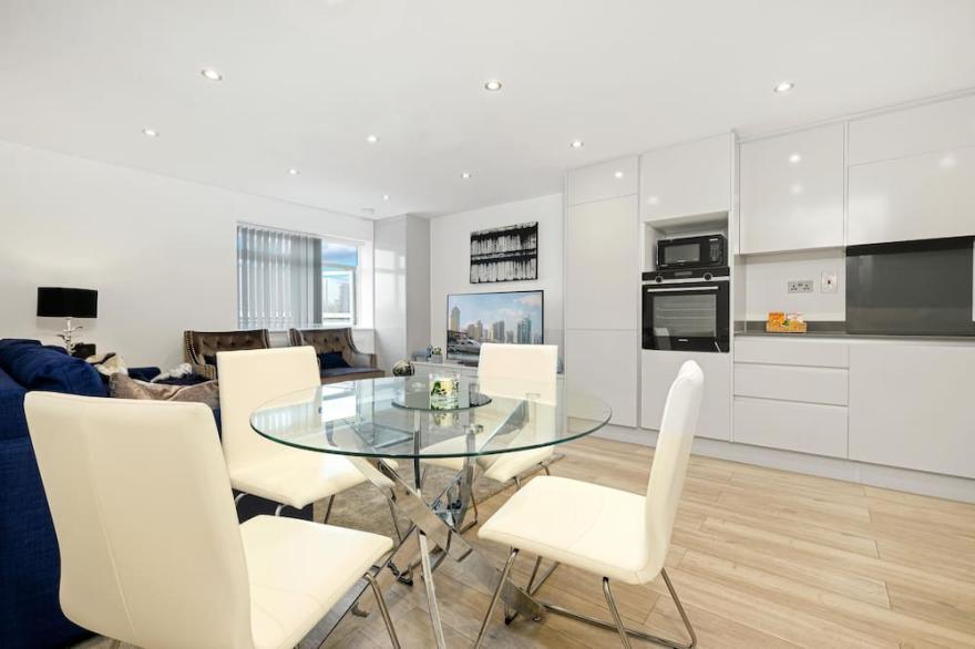 St Martins House Luxury Apartments Ruislip- Apt D