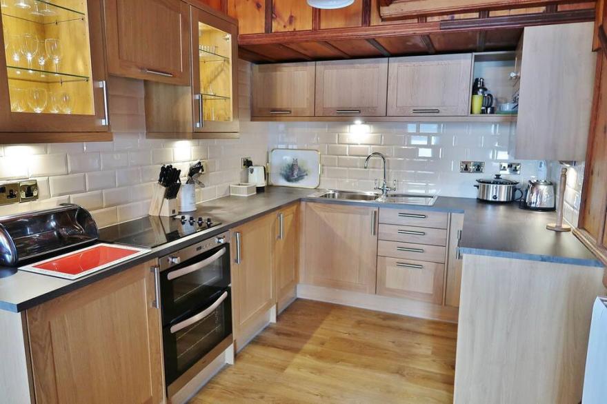 Loch Rannoch Lochside Lodge (1) -  Retreat Group
