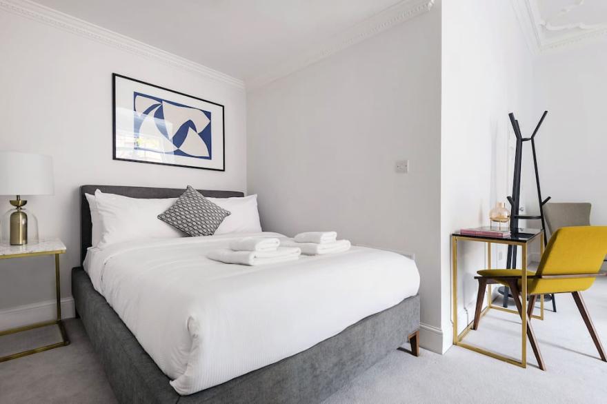 The Ebury Suite next to Sloane Square