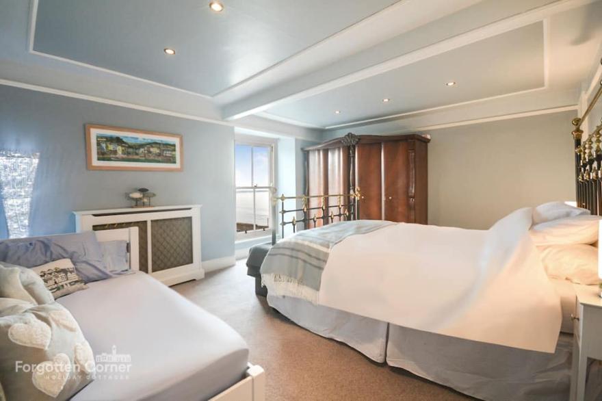 Kelvin House, Cawsand