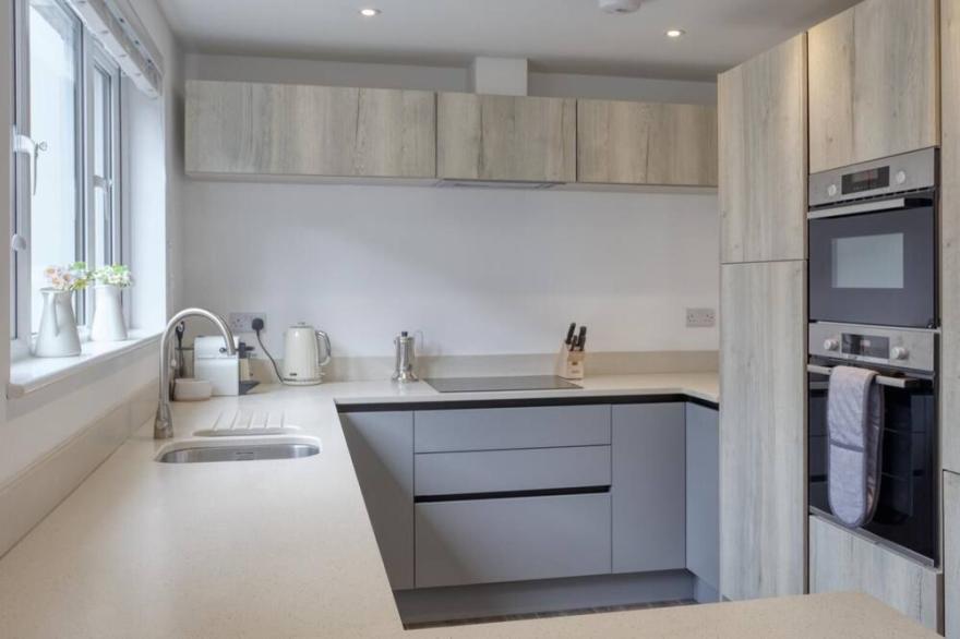 Fantastic sea views in Falmouth, new 4BD townhouse
