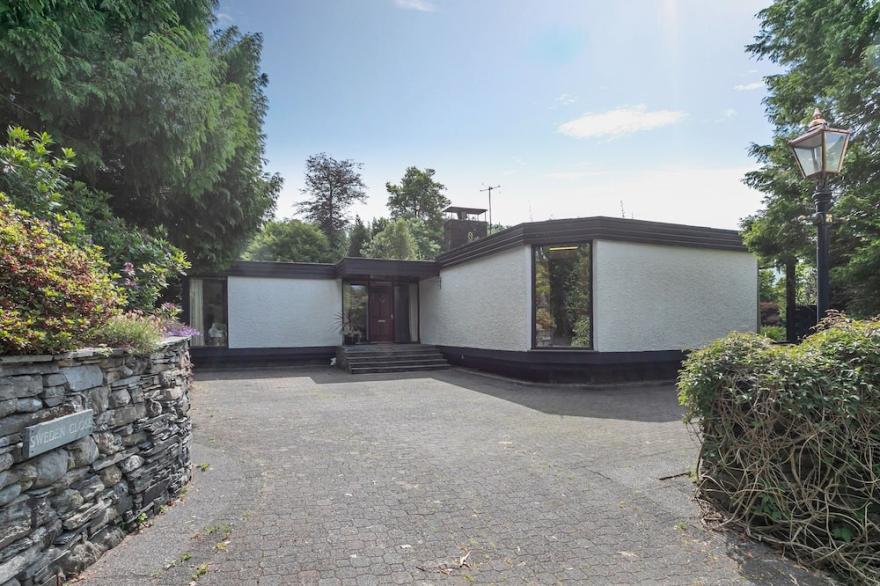 Sweden Close - Five Bedroom House, Sleeps 10