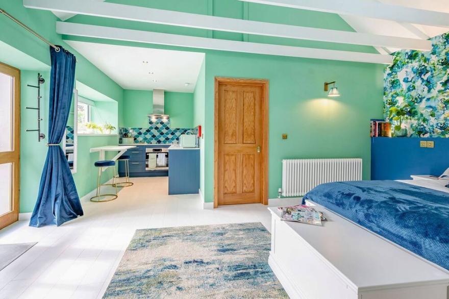 1 bedroom accommodation in Helensburgh