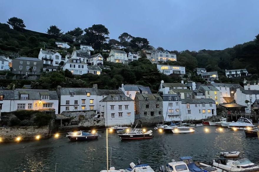 Spectacular Apartment with Harbour & Sea Views in Cornwall