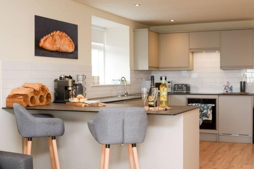 Spectacular Apartment with Harbour & Sea Views in Cornwall