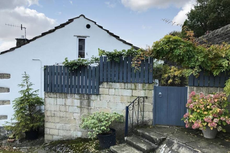 2 bedroom accommodation in Haworth, near Keighley