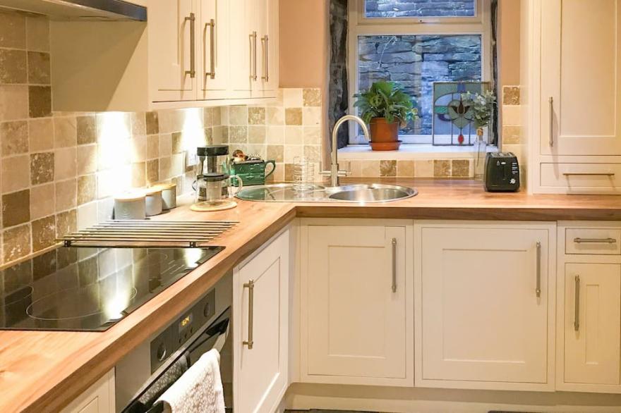 2 bedroom accommodation in Haworth, near Keighley