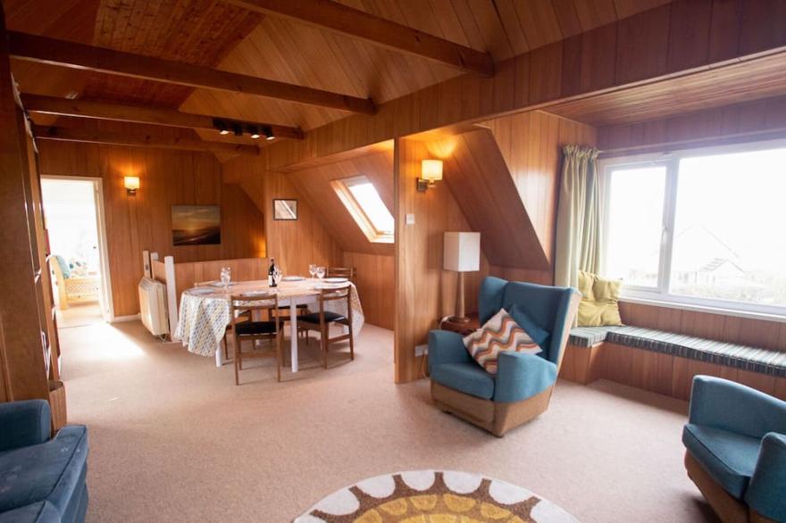 PRIMROSE COTTAGE, family friendly, with a garden in Newgale